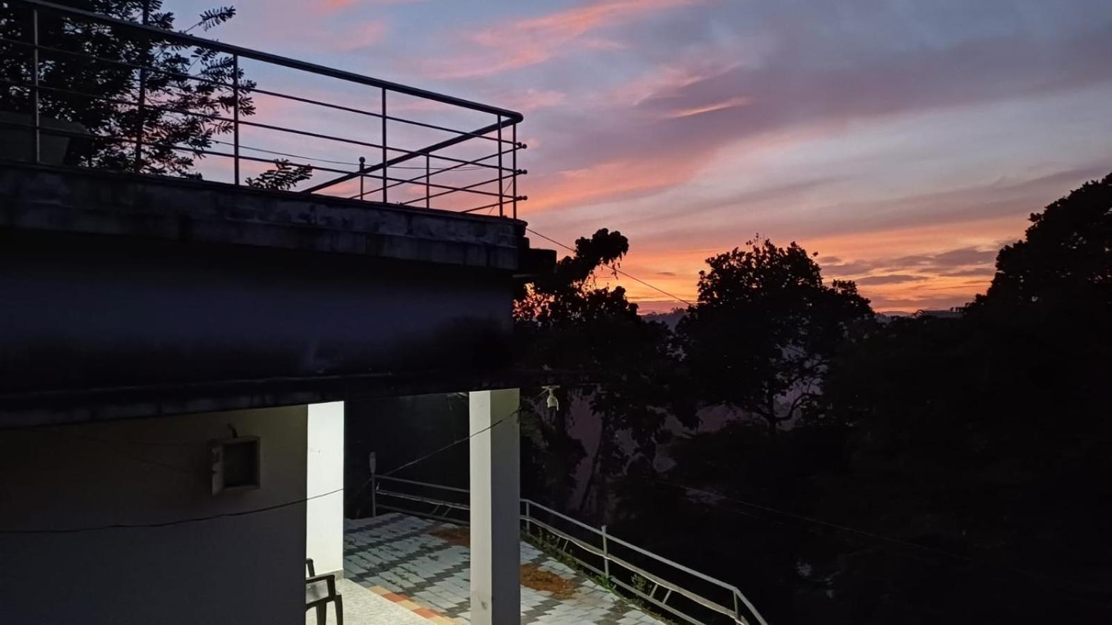 بيت شباب 3R Residency مونار المظهر الخارجي الصورة